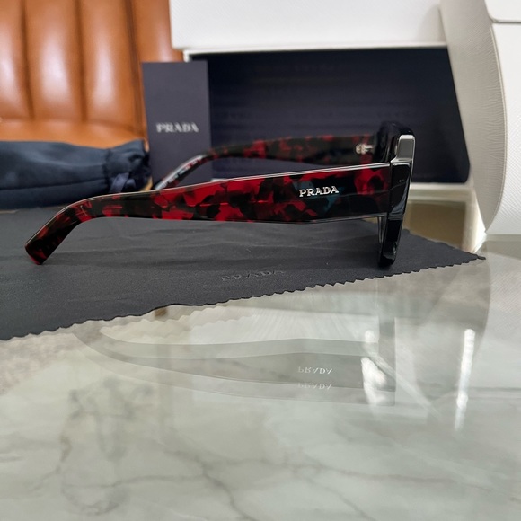Unisex Prada shades worn only twice!! No scratches- perfect condition. - Picture 4 of 5